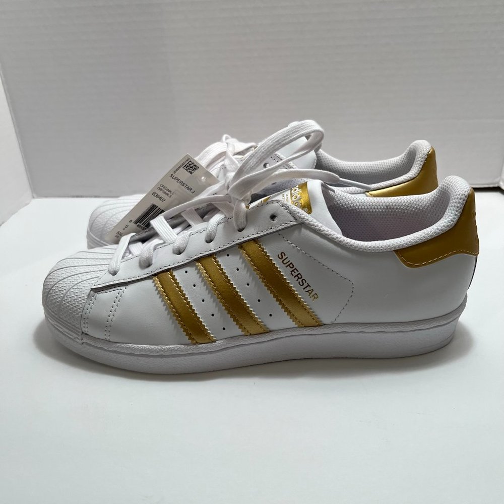 adidas Superstar Kids Girls/boys Sneakers Shoes Casual Gold, White 5.5 No Box